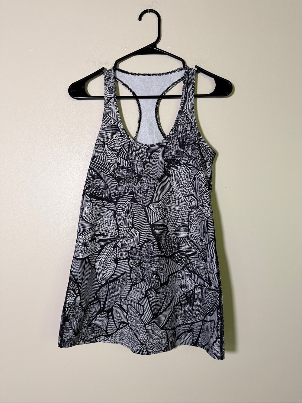 Lululemon Cool Racerback Tank Size 6 Dottie Tribe CRB Classic Long Length NWOT